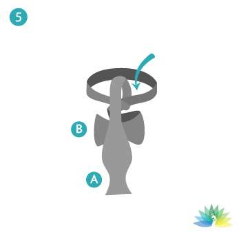 Ruth Nathan's - How to tie a tie - step 5
